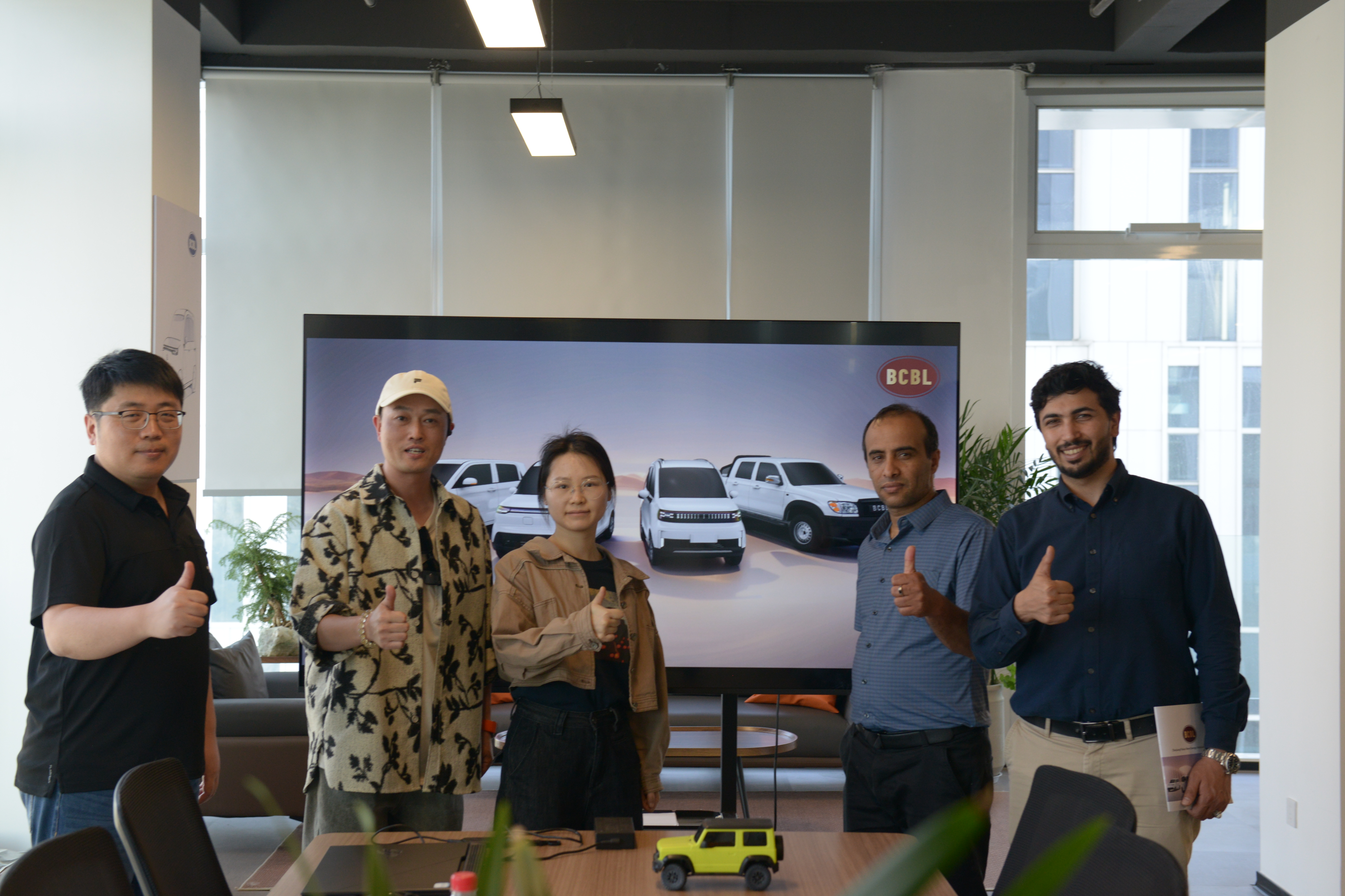 Yemeni Delegation Visits PUKAO for In-depth Exchange and Test Drive Experience